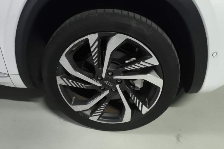 Used Geely Auto Monjaro L 2021 2.0TD DCT EVO Two-Wheel Drive Smart Luxury Version Right Front Wheel Hub