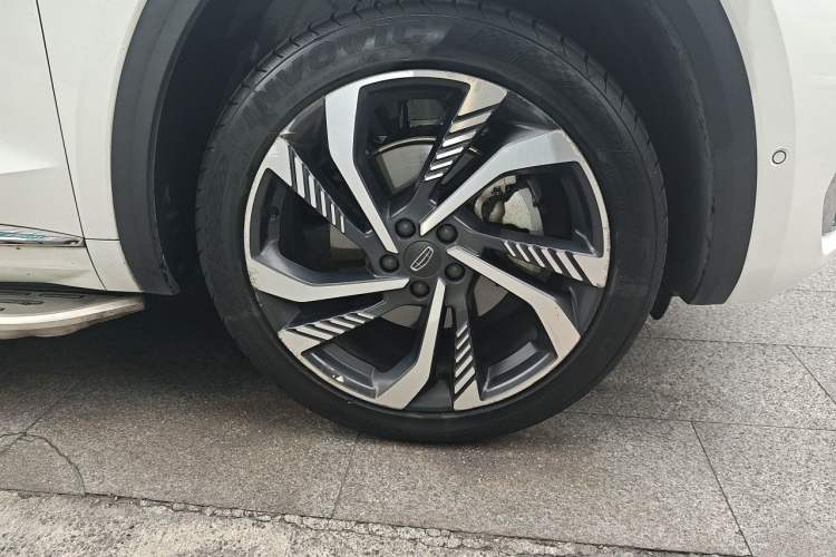 Used Geely Auto Monjaro L 2021 2.0TD DCT EVO Two-Wheel Drive Luxury Version Right Front Wheel Hub