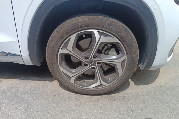 Used Geely Auto Monjaro L 2021 2.0TD High-Power Automatic All-Wheel Drive Luxury Version Right Front Wheel Hub