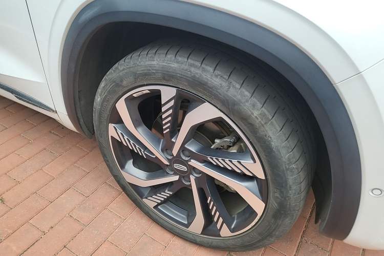 Used Geely Auto Monjaro L 2021 2.0TD DCT EVO Two-Wheel-Drive Flagship Version Right Front Wheel Hub