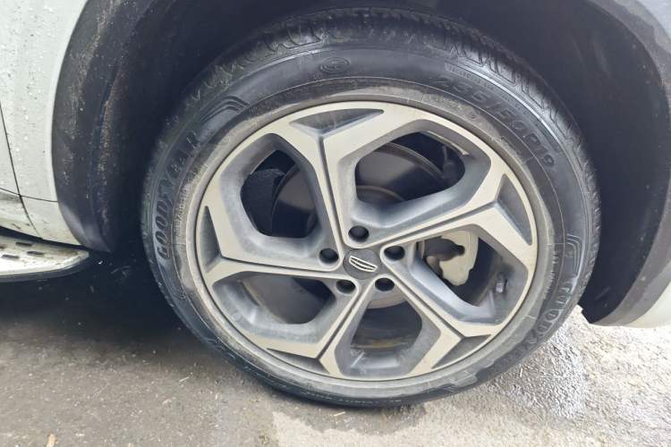 Used Geely Auto Monjaro L 2021 2.0TD DCT EVO Two-Wheel Drive Prestige Version Right Front Wheel Hub