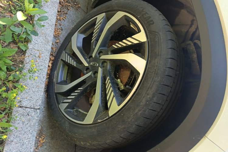 Used Geely Auto Monjaro L 2021 2.0TD DCT EVO Two-Wheel Drive Smart Luxury Version Right Front Wheel Hub