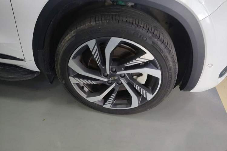 Used Geely Auto Monjaro L 2021 2.0TD High-Power Automatic All-Wheel-Drive Flagship Version Right Front Wheel Hub