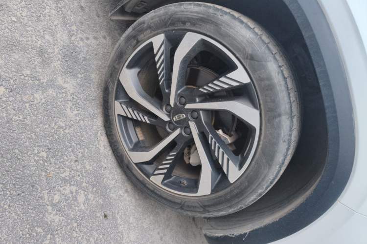 Used Geely Auto Monjaro L 2021 2.0TD DCT EVO Two-Wheel Drive Smart Luxury Version Right Front Wheel Hub