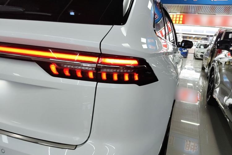 Used Geely Auto Monjaro L 2021 2.0TD DCT EVO Two-Wheel Drive Prestige Version Right Rear Taillight