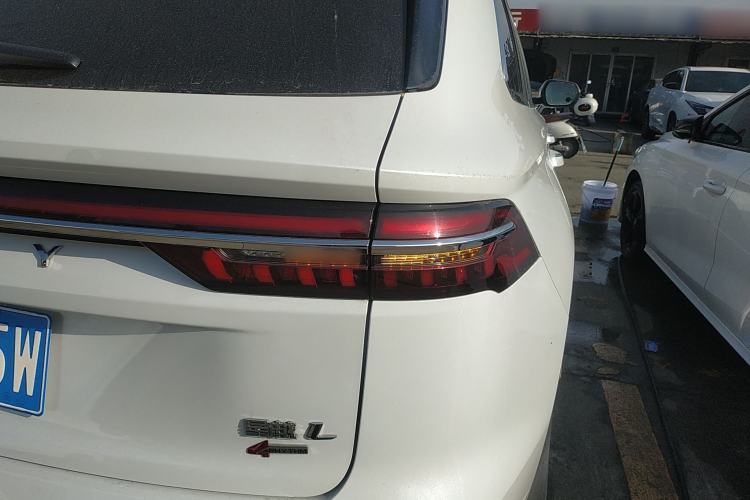 Used Geely Auto Monjaro L 2021 2.0TD High-Power Automatic All-Wheel-Drive Flagship Version Right Rear Taillight