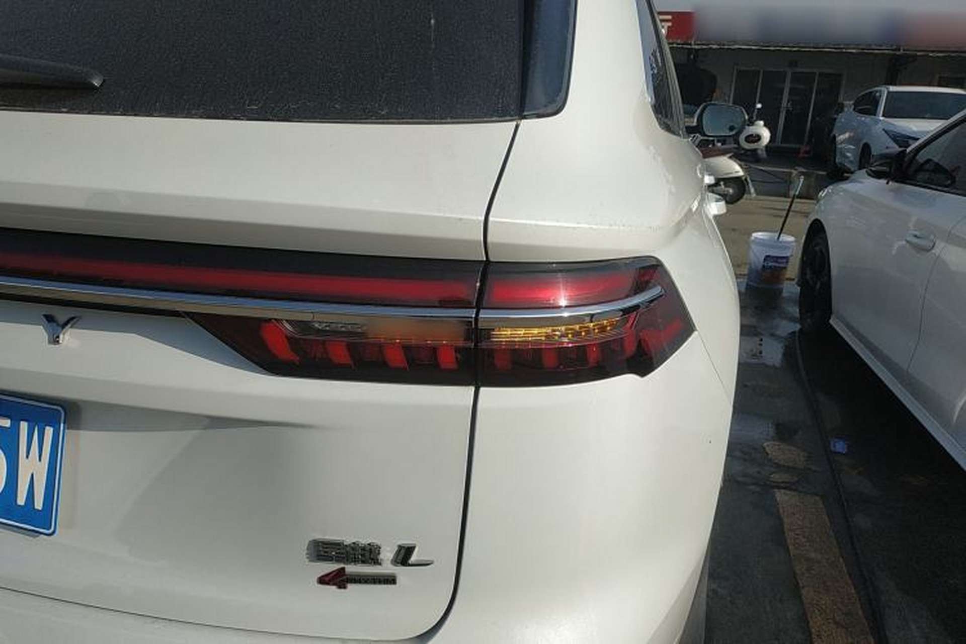 Used Geely Auto Monjaro L 2021 2.0TD High-Power Automatic All-Wheel-Drive Flagship Version Right Rear Taillight