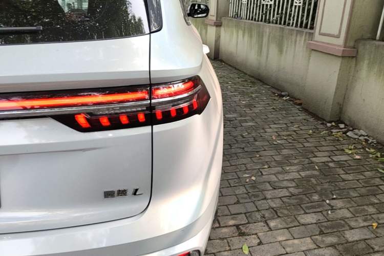 Used Geely Auto Monjaro L 2021 2.0TD DCT EVO Two-Wheel Drive Prestige Version Right Rear Taillight
