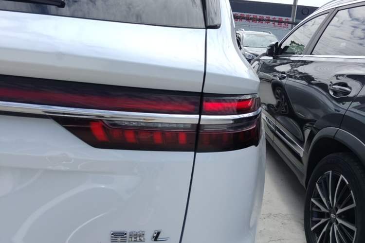 Used Geely Auto Monjaro L 2021 2.0TD DCT EVO Two-Wheel Drive Smart Luxury Version Right Rear Taillight