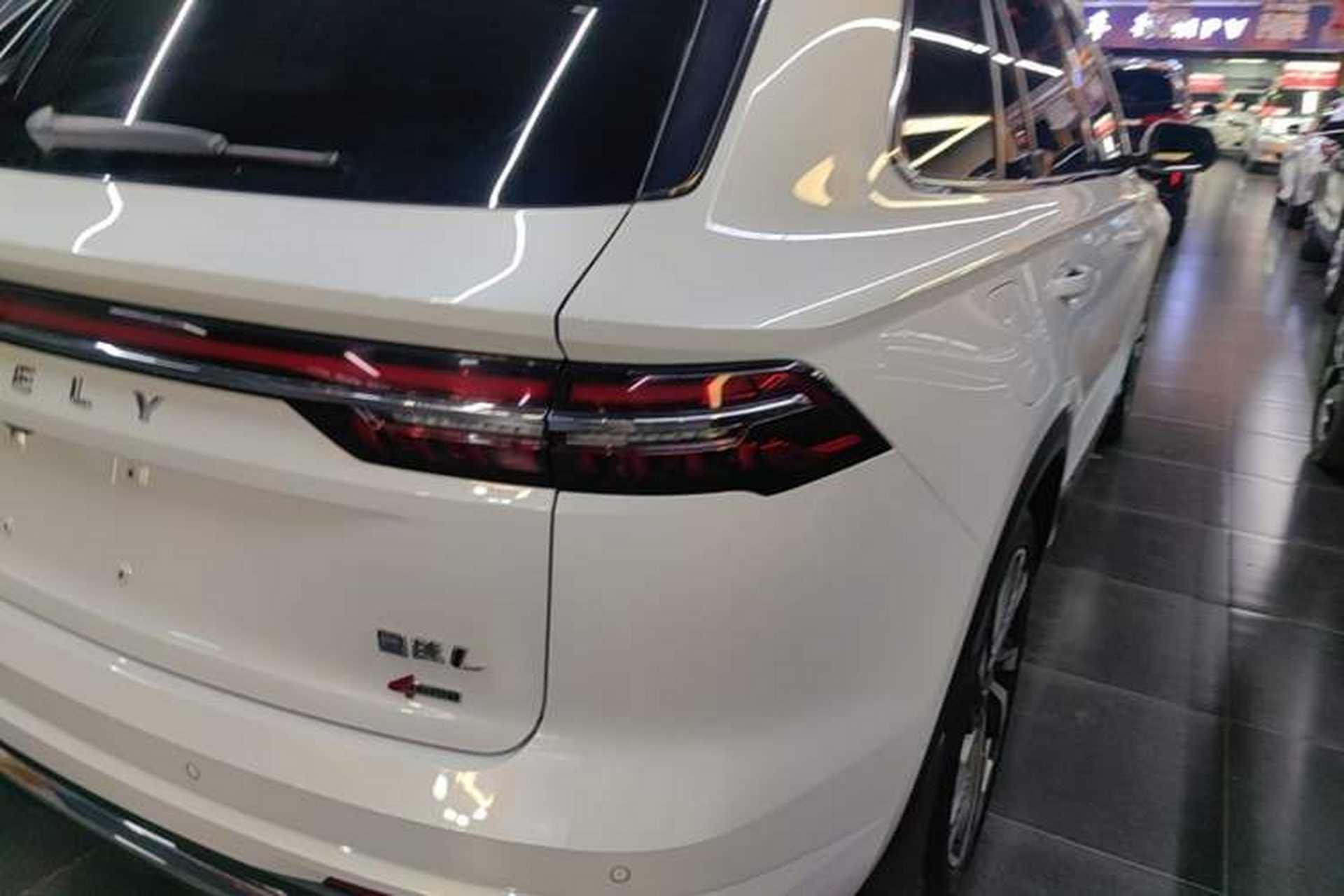 Used Geely Auto Monjaro L 2021 2.0TD High-Power Automatic All-Wheel-Drive Flagship Version Right Rear Taillight