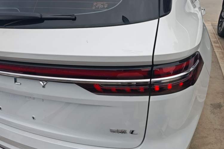 Used Geely Auto Monjaro L 2021 2.0TD DCT EVO Two-Wheel Drive Prestige Version Right Rear Taillight