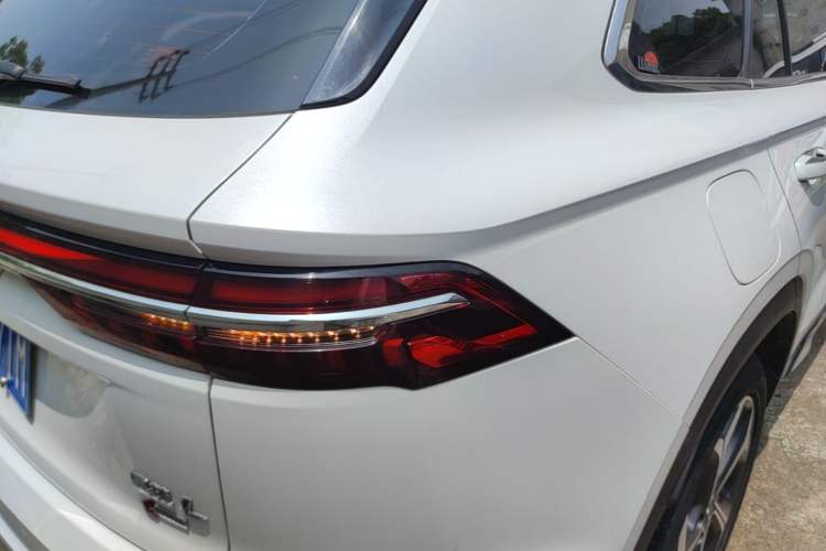 Used Geely Auto Monjaro L 2021 2.0TD High-Power Automatic All-Wheel Drive Luxury Version Right Rear Taillight