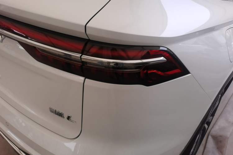 Used Geely Auto Monjaro L 2021 2.0TD DCT EVO Two-Wheel Drive Smart Luxury Version Right Rear Taillight
