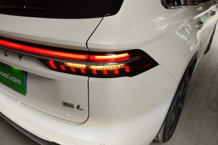 Used Geely Auto Monjaro L 2021 2.0TD DCT EVO Two-Wheel Drive Prestige Version Right Rear Taillight