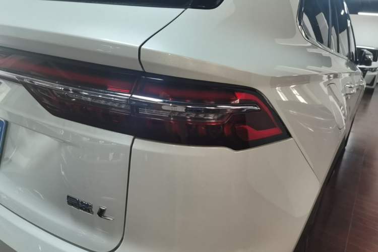 Used Geely Auto Monjaro L 2021 2.0TD DCT EVO Two-Wheel Drive Prestige Version Right Rear Taillight
