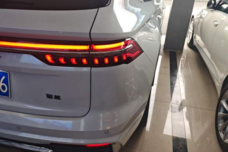 Used Geely Auto Monjaro L 2021 2.0TD DCT EVO Two-Wheel Drive Smart Luxury Version Right Rear Taillight