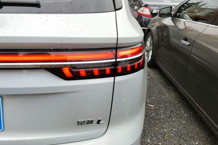 Used Geely Auto Monjaro L 2021 2.0TD DCT EVO Two-Wheel Drive Prestige Version Right Rear Taillight