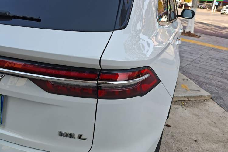Used Geely Auto Monjaro L 2021 2.0TD DCT EVO Two-Wheel Drive Smart Luxury Version Right Rear Taillight