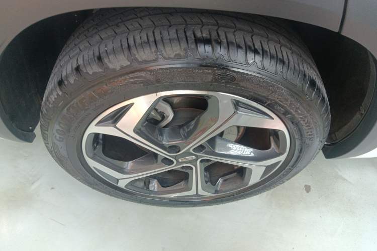 Used Geely Auto Monjaro L 2021 2.0TD DCT EVO Two-Wheel Drive Prestige Version Right Rear Wheel Hub