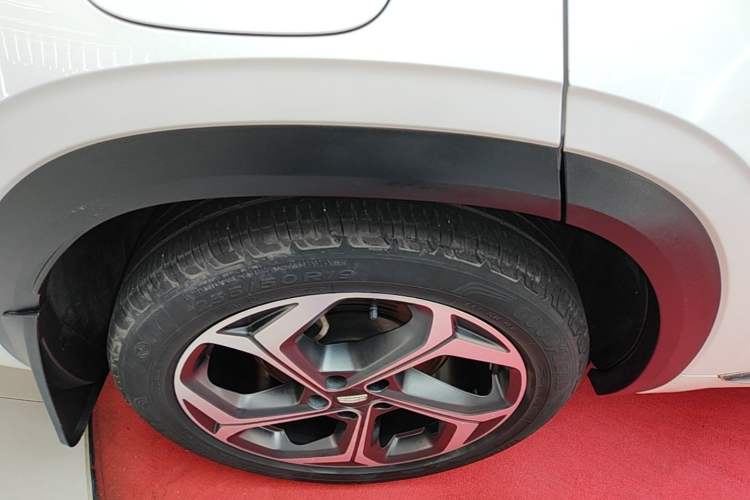 Used Geely Auto Monjaro L 2021 2.0TD DCT EVO Two-Wheel Drive Prestige Version Right Rear Wheel Hub
