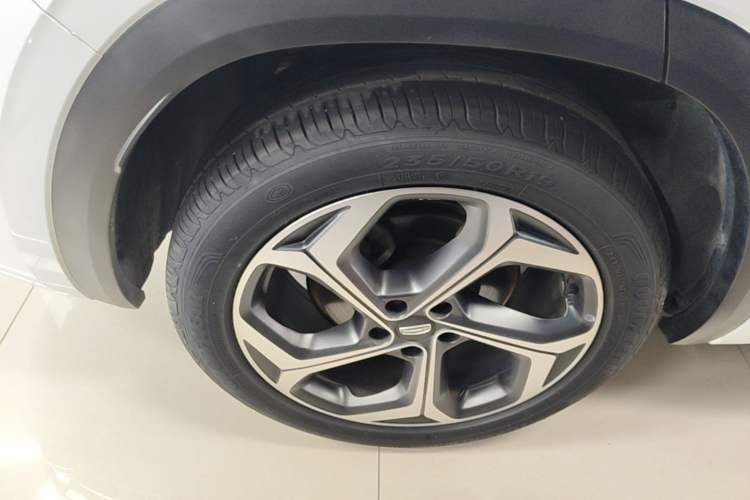 Used Geely Auto Monjaro L 2021 2.0TD DCT EVO Two-Wheel Drive Prestige Version Right Rear Wheel Hub