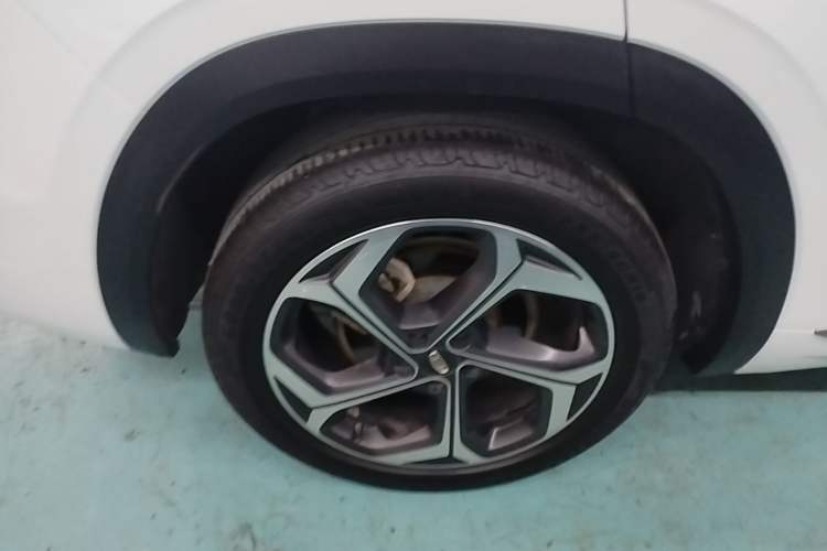 Used Geely Auto Monjaro L 2021 2.0TD DCT EVO Two-Wheel Drive Prestige Version Right Rear Wheel Hub