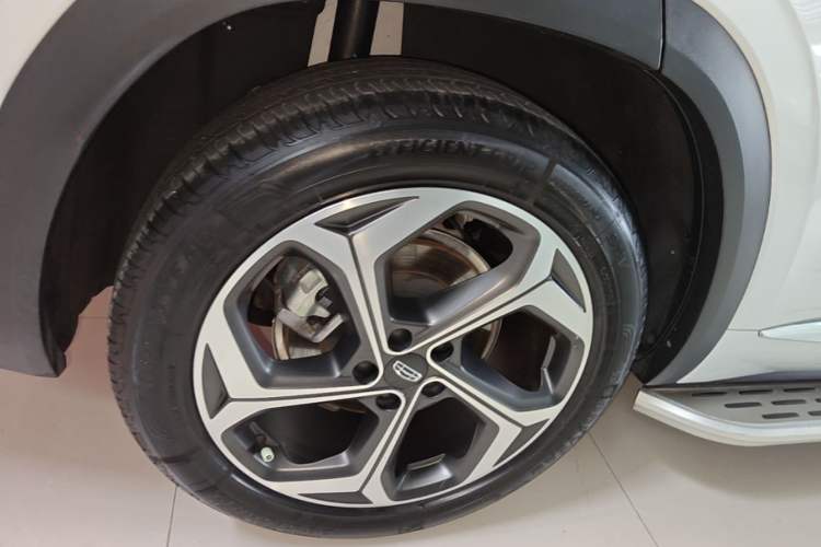Used Geely Auto Monjaro L 2021 2.0TD DCT EVO Two-Wheel Drive Prestige Version Right Rear Wheel Hub
