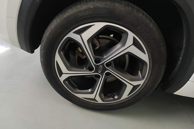 Used Geely Auto Monjaro L 2021 2.0TD High-Power Automatic All-Wheel Drive Luxury Version Right Rear Wheel Hub