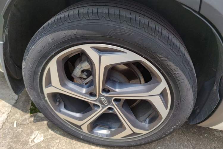 Used Geely Auto Monjaro L 2021 2.0TD High-Power Automatic All-Wheel Drive Luxury Version Right Rear Wheel Hub