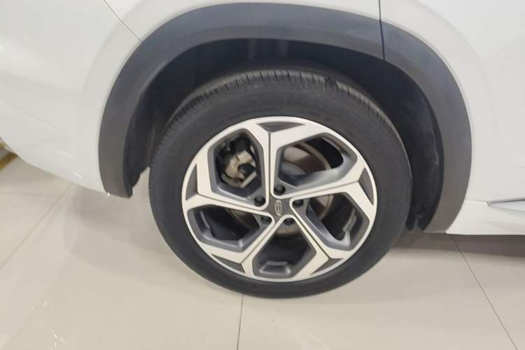 Used Geely Auto Monjaro L 2021 2.0TD DCT EVO Two-Wheel Drive Prestige Version Right Rear Wheel Hub