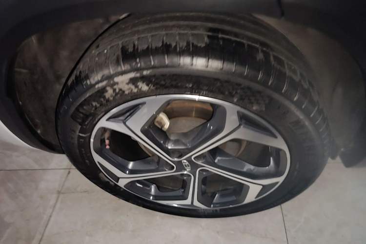 Used Geely Auto Monjaro L 2021 2.0TD DCT EVO Two-Wheel Drive Prestige Version Right Rear Wheel Hub