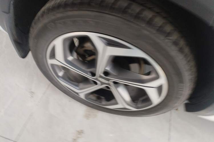 Used Geely Auto Monjaro L 2021 2.0TD High-Power Automatic All-Wheel Drive Luxury Version Right Rear Wheel Hub