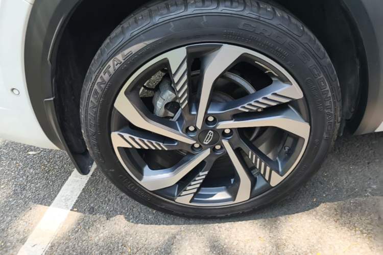 Used Geely Auto Monjaro L 2021 2.0TD High-Power Automatic All-Wheel-Drive Flagship Version Right Rear Wheel Hub