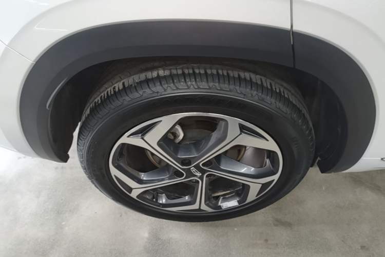 Used Geely Auto Monjaro L 2021 2.0TD DCT EVO Two-Wheel Drive Prestige Version Right Rear Wheel Hub