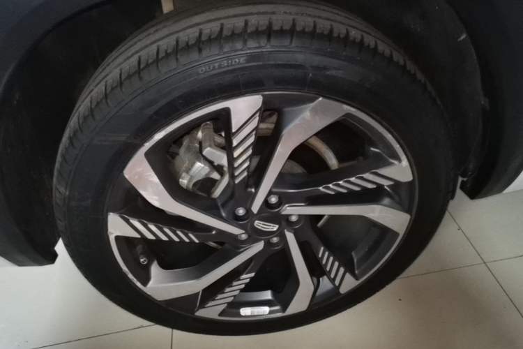 Used Geely Auto Monjaro L 2021 2.0TD High-Power Automatic All-Wheel-Drive Flagship Version Right Rear Wheel Hub