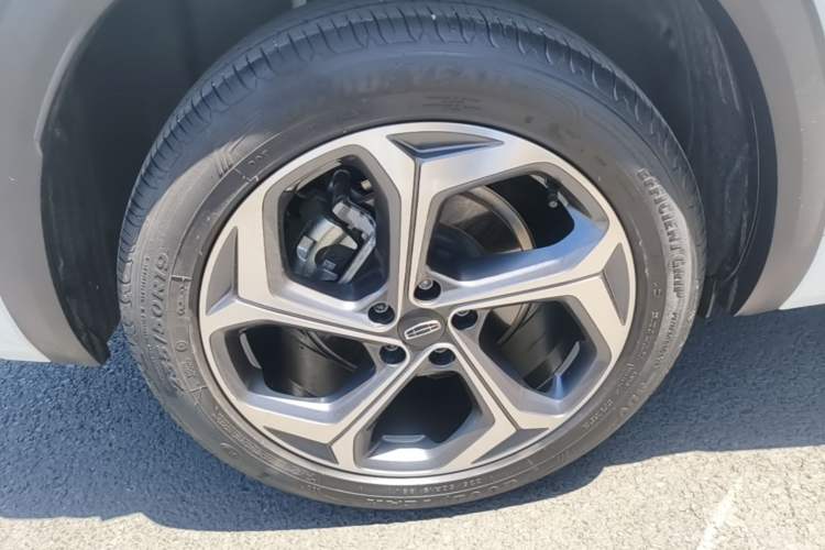 Used Geely Auto Monjaro L 2021 2.0TD DCT EVO Two-Wheel Drive Prestige Version Right Rear Wheel Hub