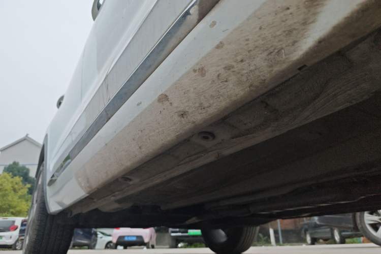 Used Geely Auto Monjaro L 2021 2.0TD High-Power Automatic All-Wheel Drive Luxury Version Right Side Sill
