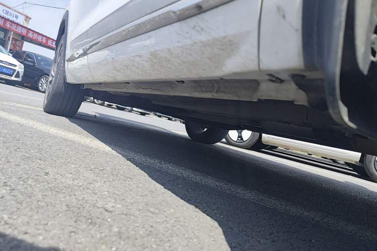 Used Geely Auto Monjaro L 2021 2.0TD DCT EVO Two-Wheel Drive Smart Luxury Version Right Side Sill