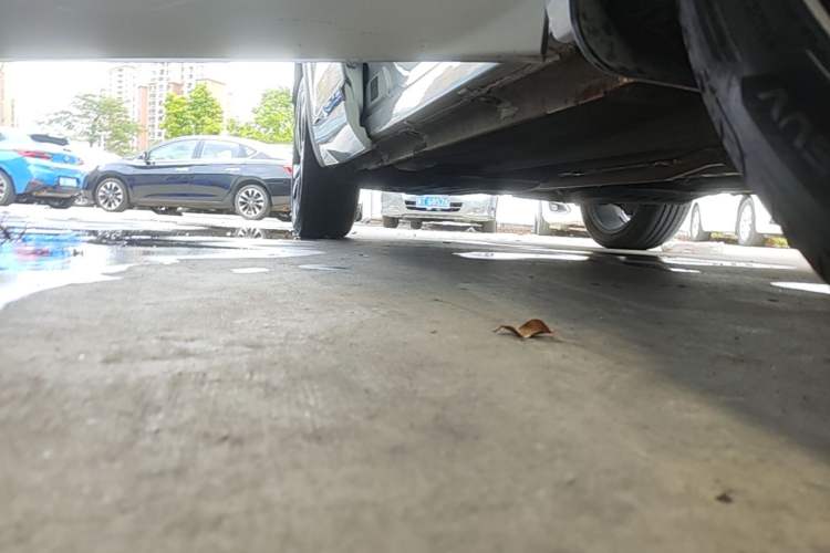 Used Geely Auto Monjaro L 2021 2.0TD DCT EVO Two-Wheel-Drive Flagship Version Right Side Sill