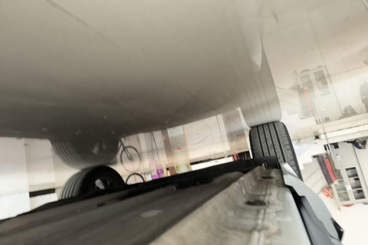 Used Geely Auto Monjaro L 2021 2.0TD DCT EVO Two-Wheel Drive Prestige Version Right Side Sill