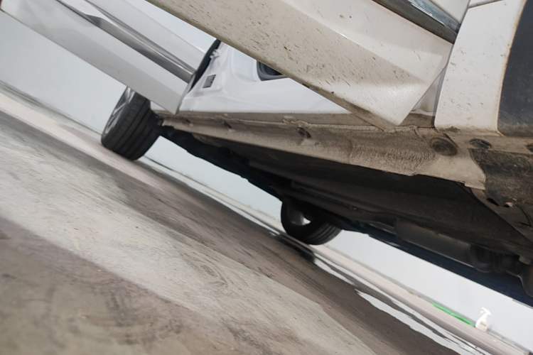 Used Geely Auto Monjaro L 2021 2.0TD DCT EVO Two-Wheel Drive Smart Luxury Version Right Side Sill