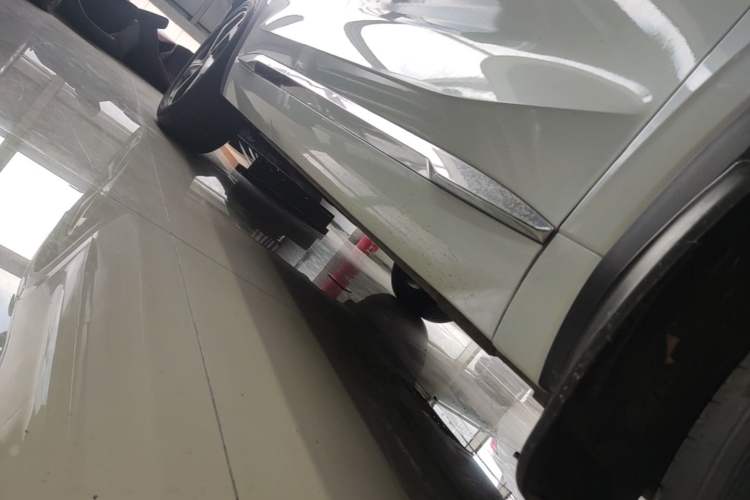 Used Geely Auto Monjaro L 2021 2.0TD DCT EVO Two-Wheel Drive Prestige Version Right Side Sill