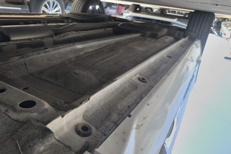 Used Geely Auto Monjaro L 2021 2.0TD DCT EVO Two-Wheel Drive Smart Luxury Version Right Side Sill