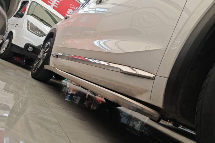 Used Geely Auto Monjaro L 2021 2.0TD DCT EVO Two-Wheel Drive Smart Luxury Version Right Side Sill