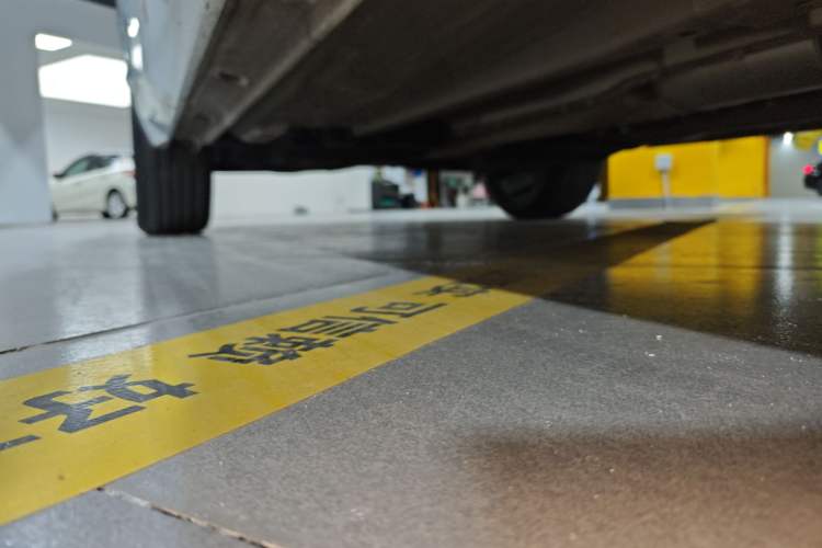 Used Geely Auto Monjaro L 2021 2.0TD DCT EVO Two-Wheel Drive Prestige Version Right Side Sill