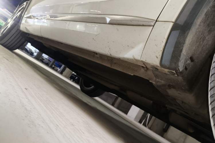 Used Geely Auto Monjaro L 2021 2.0TD DCT EVO Two-Wheel Drive Prestige Version Right Side Sill