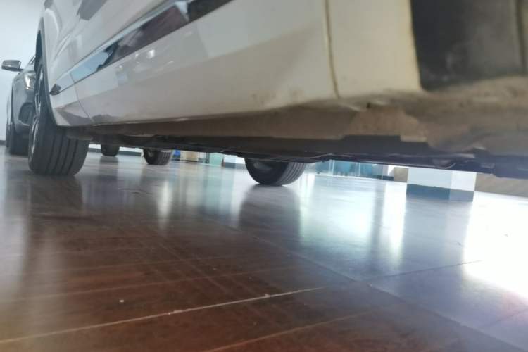 Used Geely Auto Monjaro L 2021 2.0TD DCT EVO Two-Wheel Drive Prestige Version Right Side Sill
