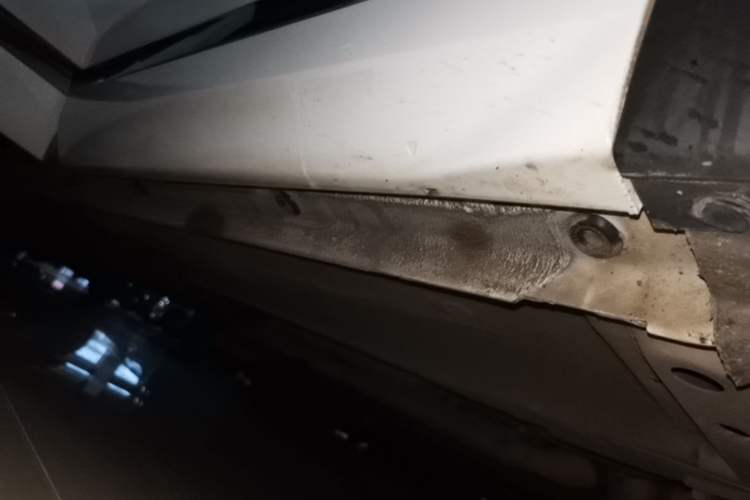 Used Geely Auto Monjaro L 2021 2.0TD High-Power Automatic All-Wheel-Drive Flagship Version Right Side Sill