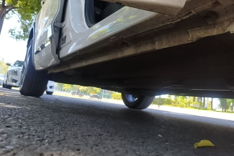 Used Geely Auto Monjaro L 2021 2.0TD DCT EVO Two-Wheel Drive Prestige Version Right Side Sill