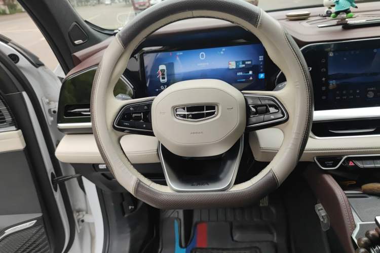 Used Geely Auto Monjaro L 2021 2.0TD High-Power Automatic All-Wheel-Drive Flagship Version Steering Wheel
